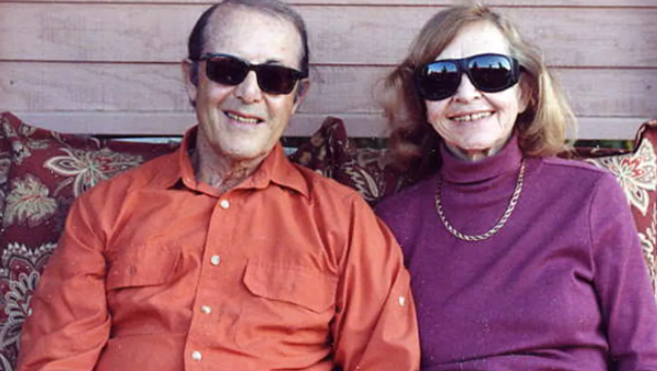 美國退休老教師夫婦去世後，真實身份被揭穿，連FBI都吃驚！